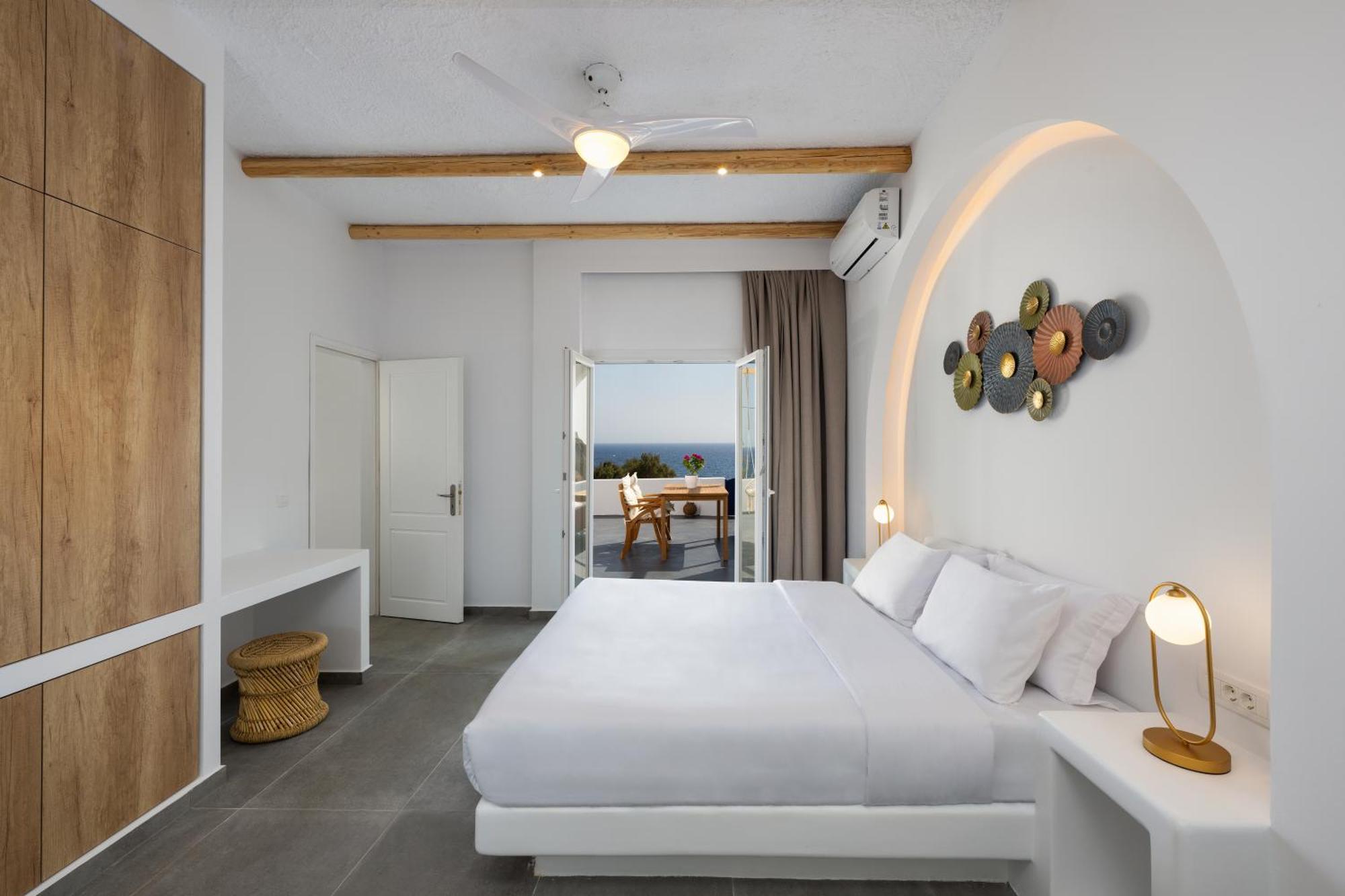 Peaceful Seafront Retreat In Santorini -sonus Mare * Βούρβουλος