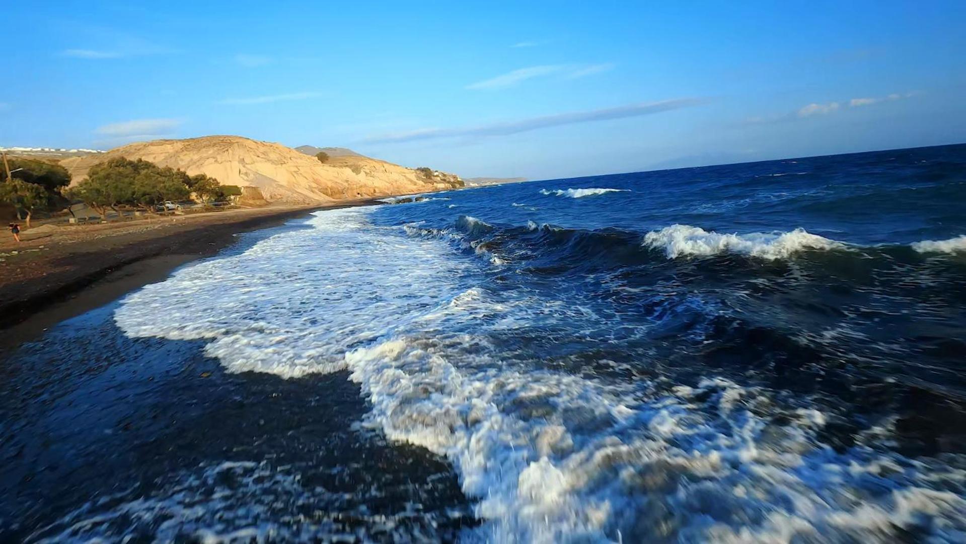 Peaceful Seafront Retreat In Santorini -sonus Mare * Βούρβουλος